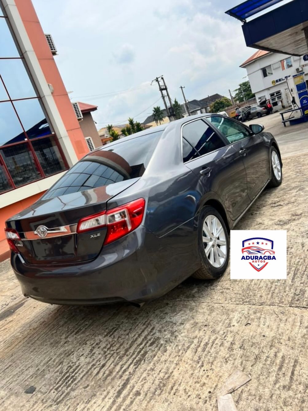 2012 Toyota Camry XLE: V4 Power, Prime Magodo Spot