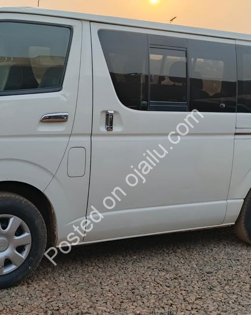 5-Bedroom Haven with Pool & Jacuzzi in Flood-Free Chevron