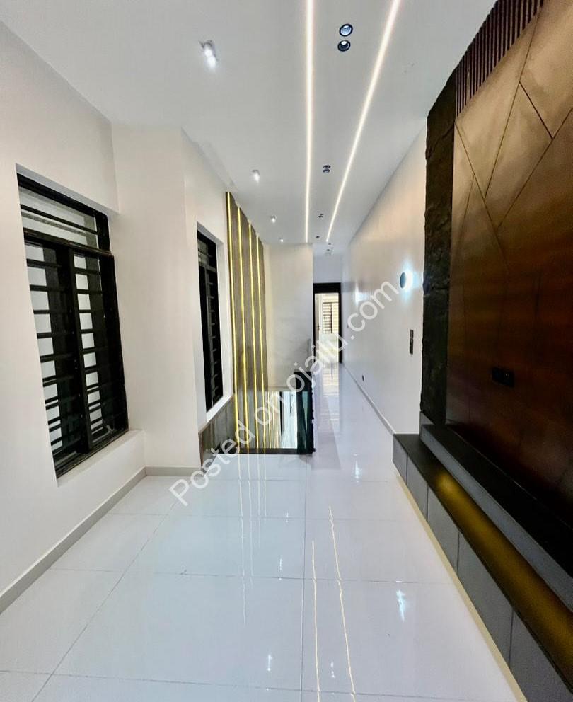 5-Bedroom Haven with Pool & Jacuzzi in Flood-Free Chevron