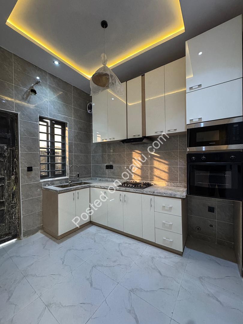 Sleek 3BR Terrace Duplex in Sangotedo