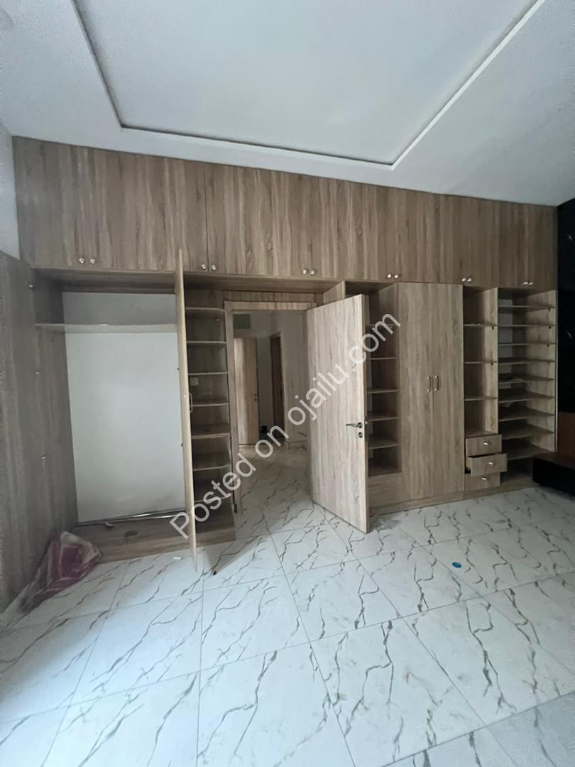 Ikota’s Finest: 4-Bed Terrace Duplex in Prime Lekki