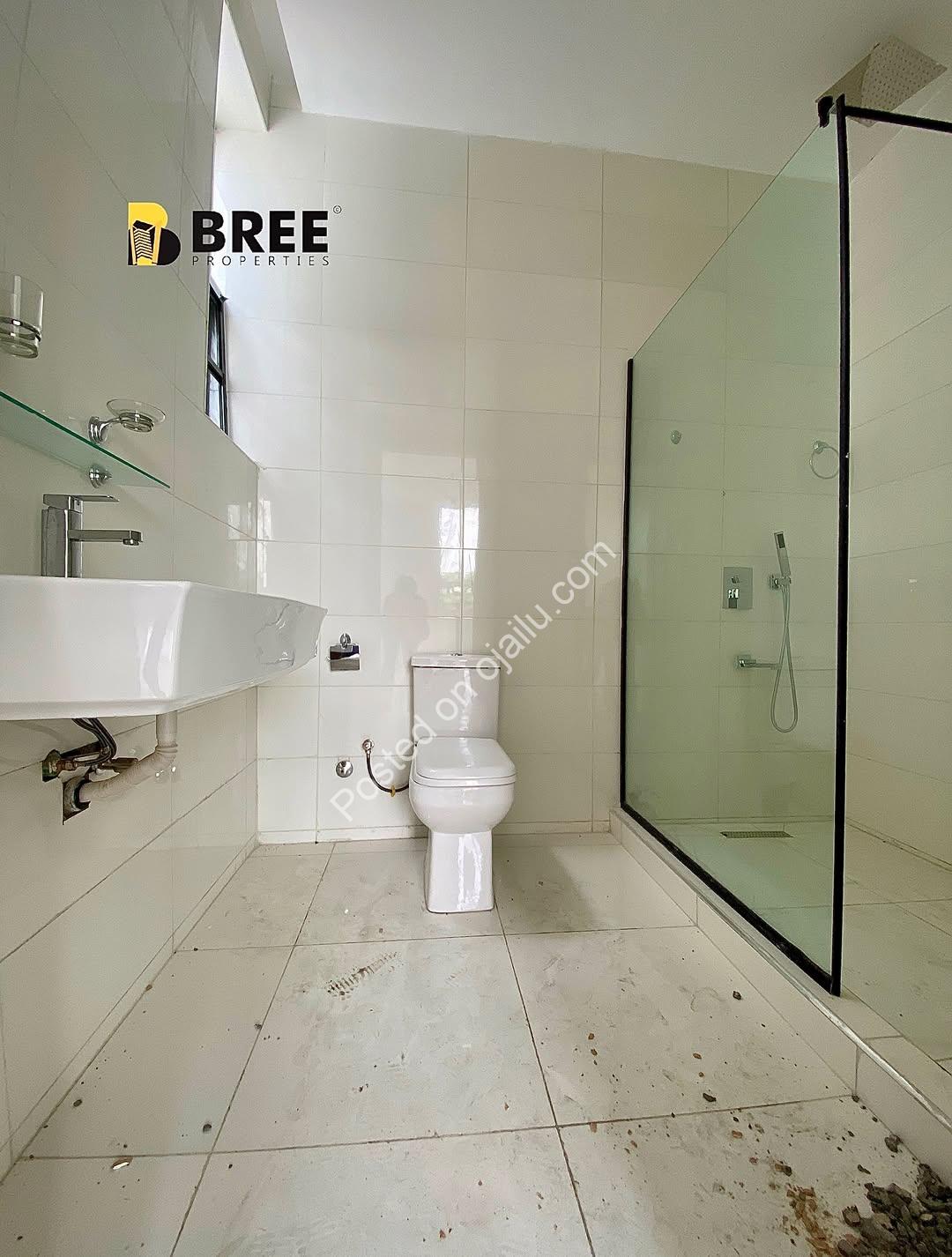 Luxury 2BR Apartment with Pool & Gym in Prime VI