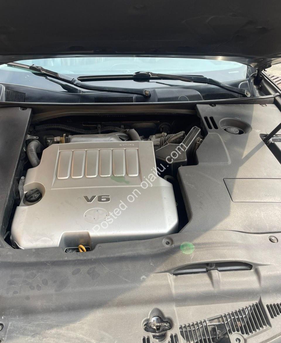 Luxury Lexus ES350: Sunroof & Tech for 13M Naira