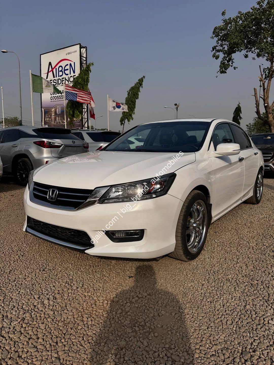 Luxury V6 Power: 2014 Honda Accord Touring