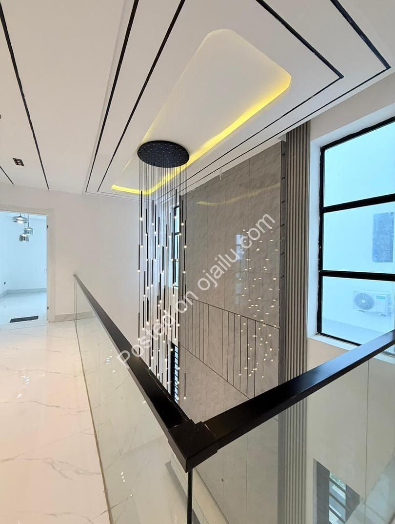 Lagos Luxury Estate: 5BR Duplex with Pool & Cinema