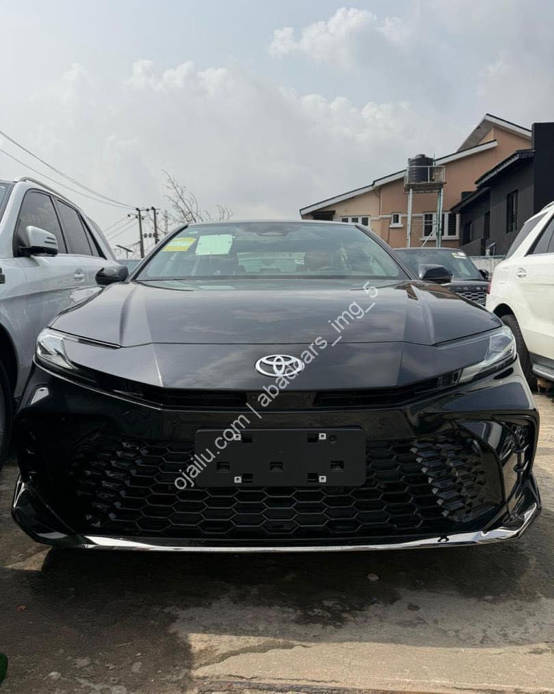2025 Camry Hybrid: Luxury Tech Meets Eco-Smart Power