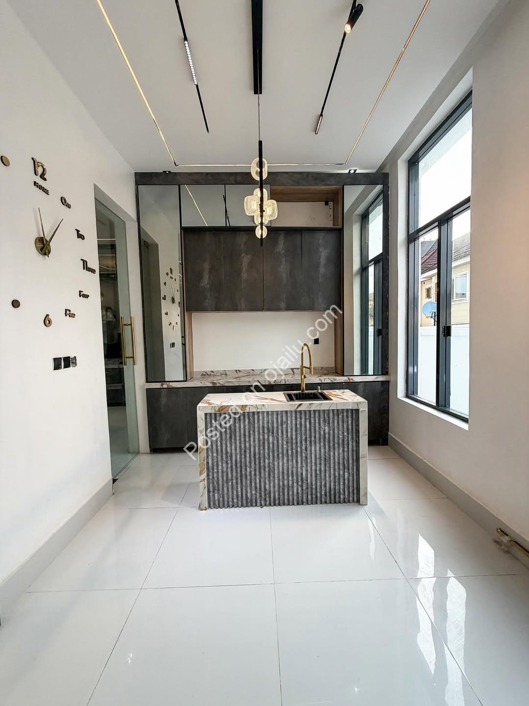 5-Bedroom Haven with Pool in Prime Lekki