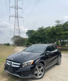 Luxury SUV: 2016 Mercedes GLA250 4MATIC