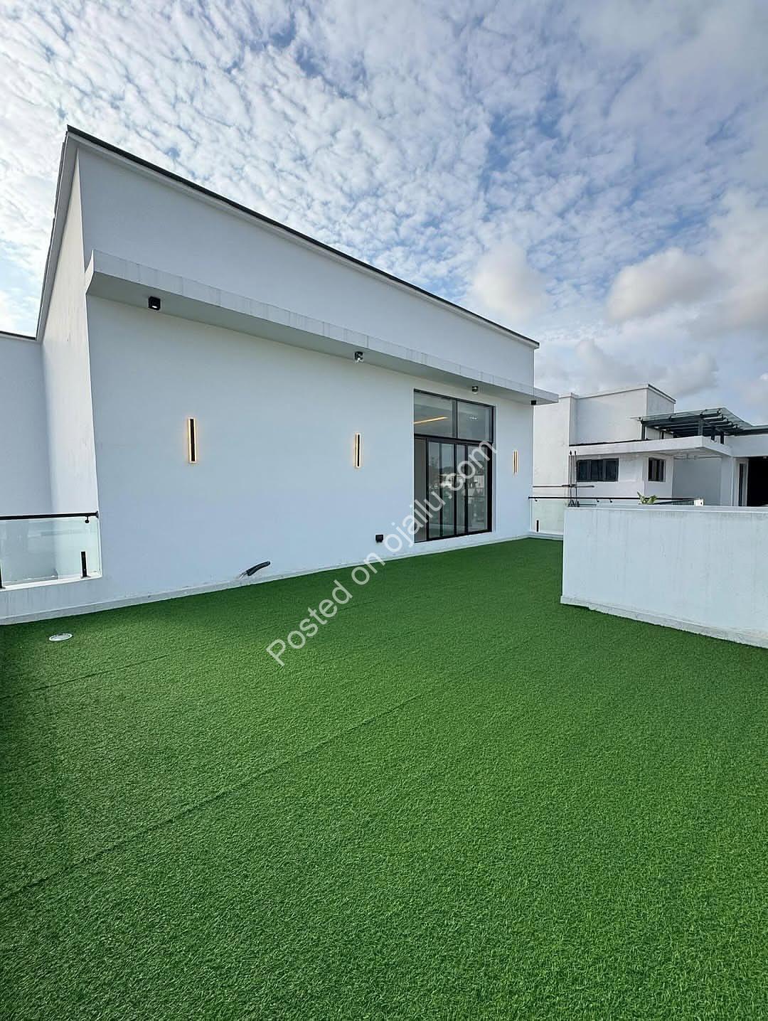 Lekki’s Ultimate 5-Bedroom Smart Estate Oasis