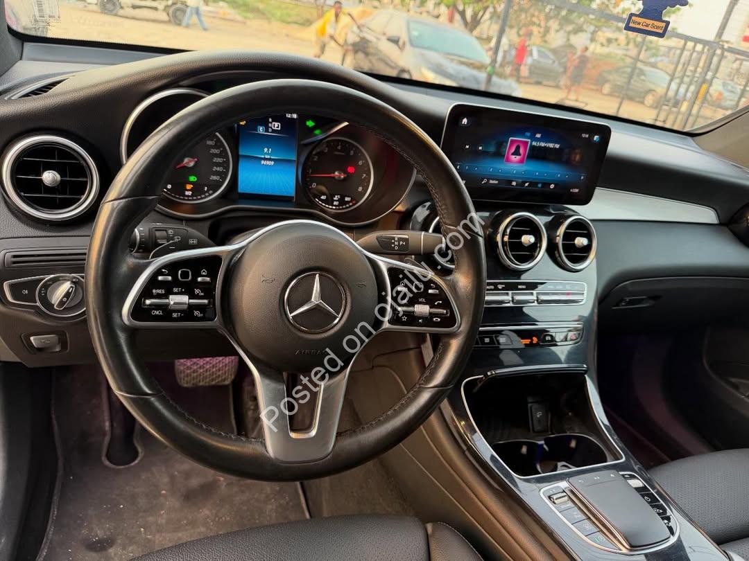 2022 GLC300: Luxury Tech & 40% Drive-Away Deal