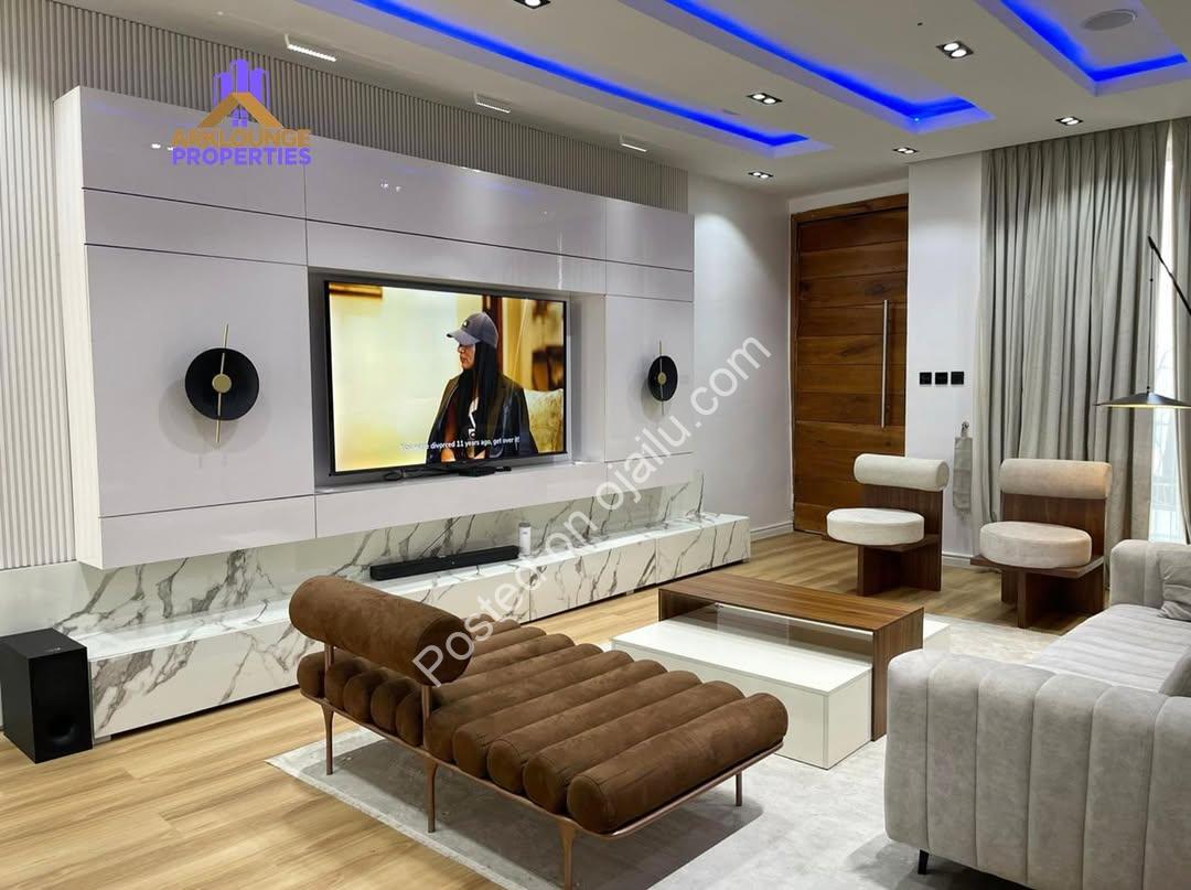 Lekki’s Masterpiece: 2-Bed Ensuite with Walk-In Closet