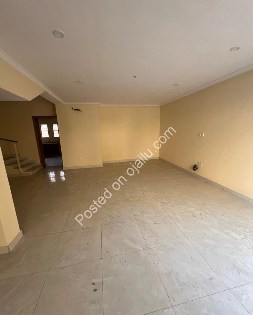 Spacious 4-Bedroom Terrace Duplex with BQ in Prime Lekki
