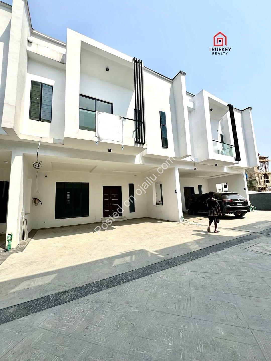 Lekki’s Finest: 4-Bed Terrace Duplex with En-Suite Luxury