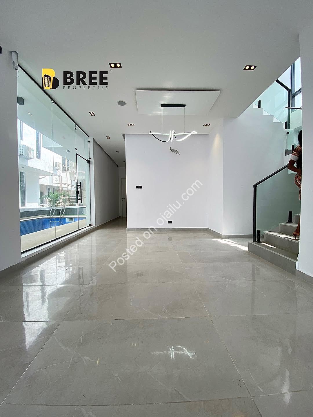 Stunning 5-Bed Poolside Estate with Cinema & BQ