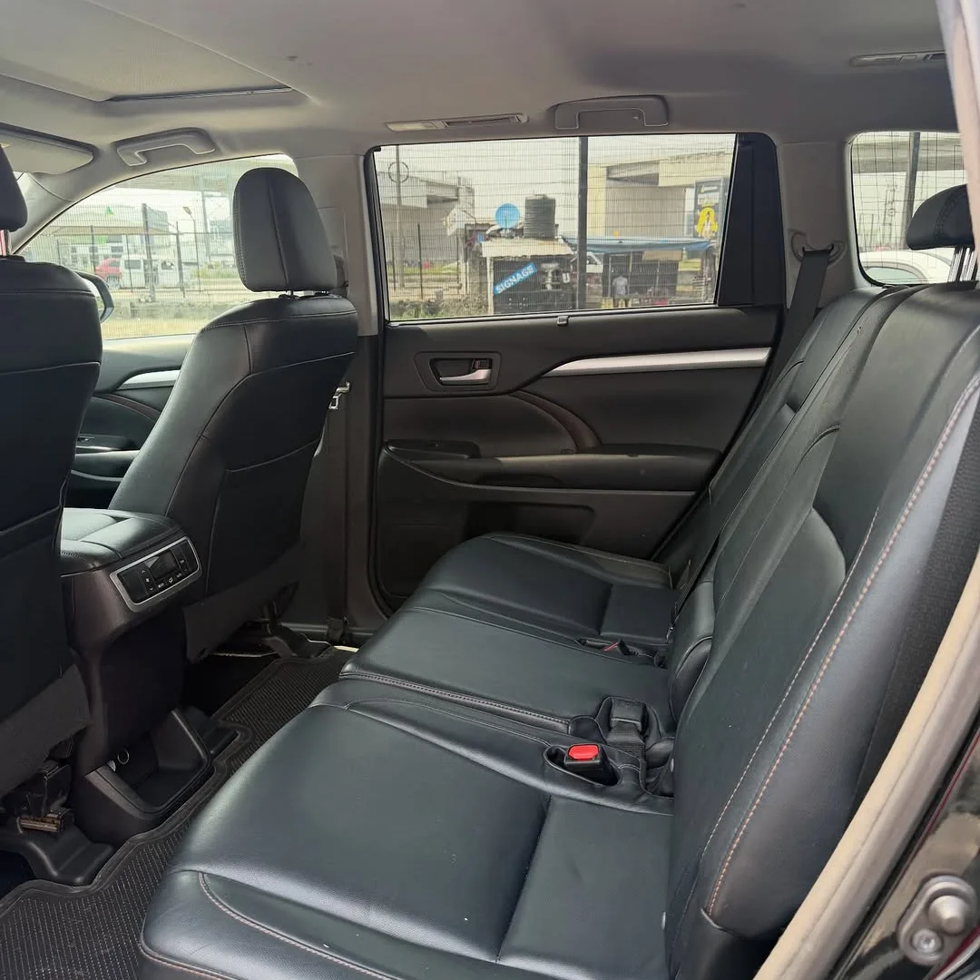 Luxury SUV Deal: 2016 Toyota Highlander XLE AWD