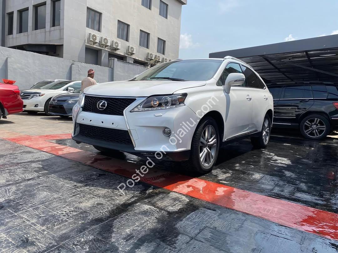 Unregistered Lexus RX350: Luxury Awaits