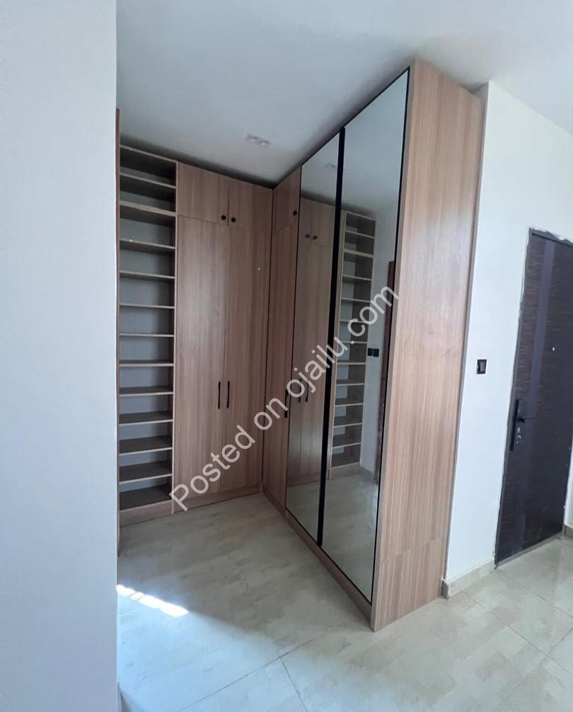 5-Bed Lekki Palace: Ensuite Luxury & Modern Living