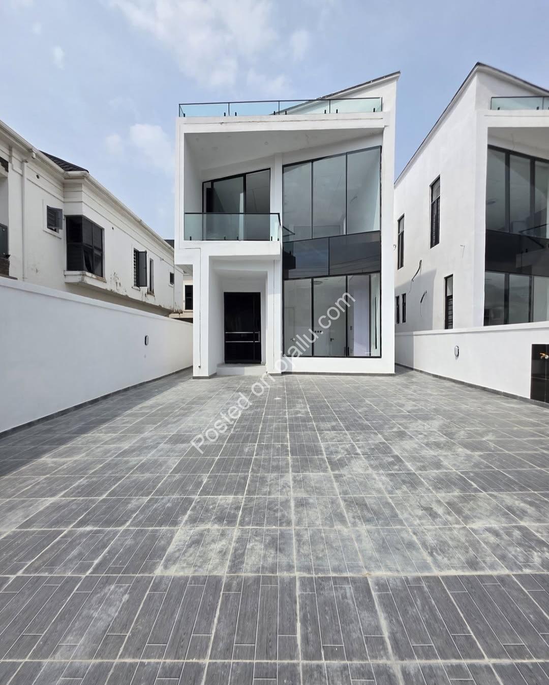 Lekki’s Ultimate 5-Bedroom Estate Masterpiece
