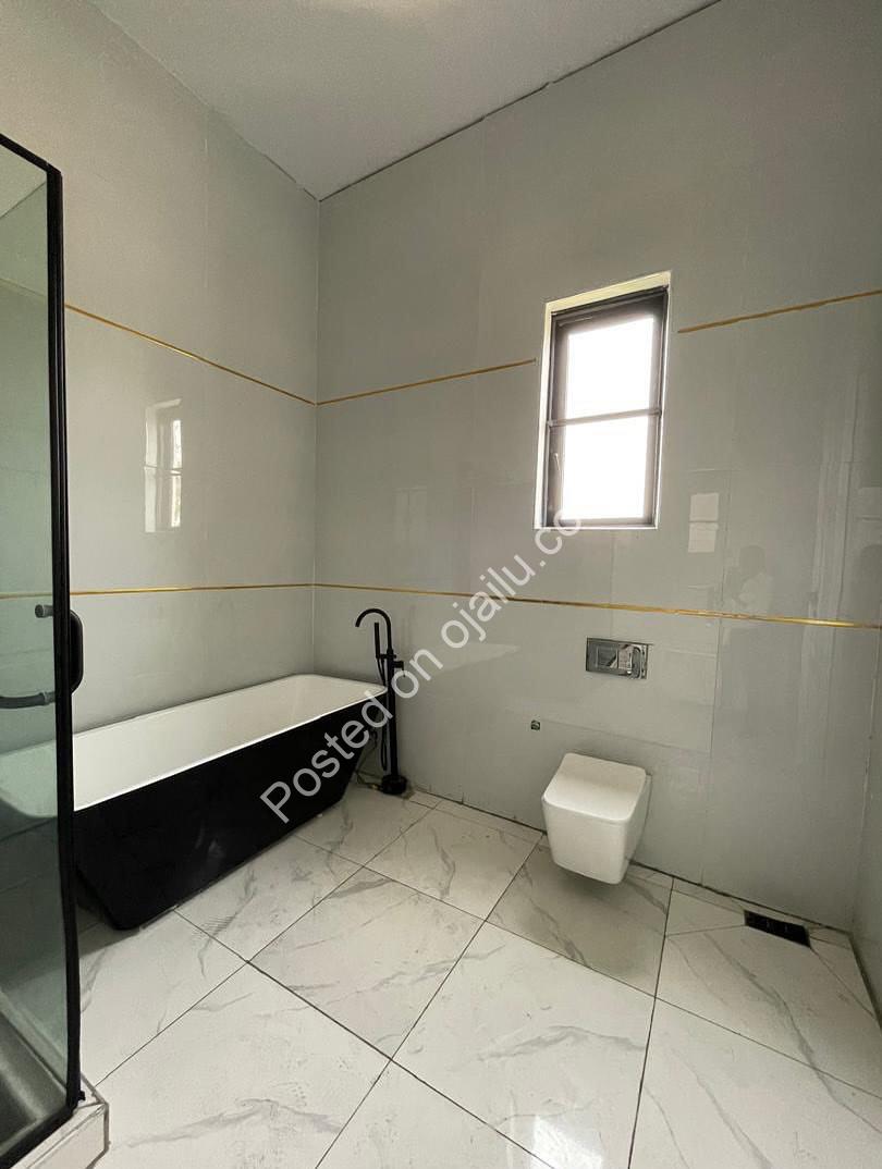 Lekki’s Ultimate 6-Bedroom Smart Home Oasis