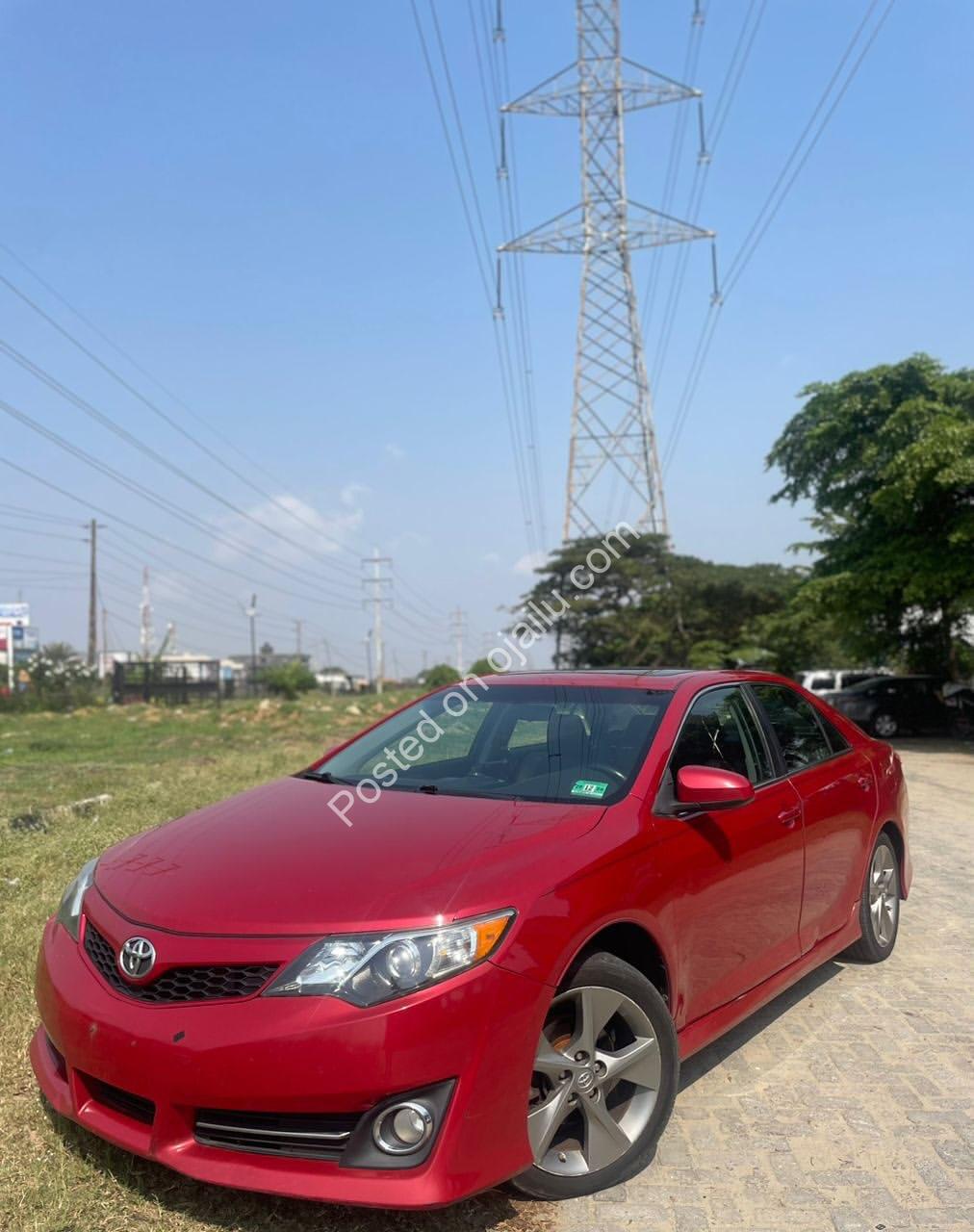 2013 Toyota Camry SE: Unbeatable Value at 14.5M