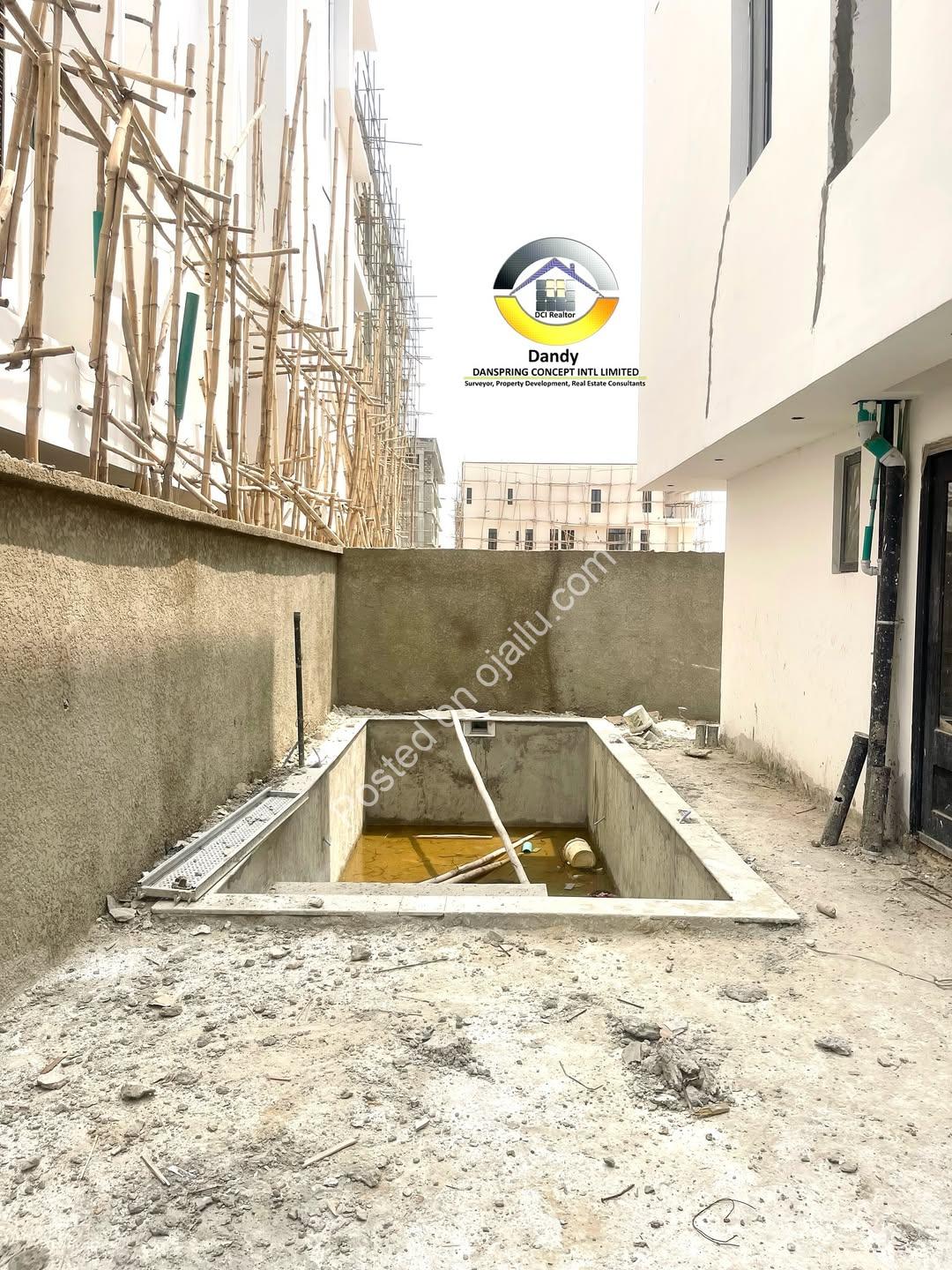 Lekki’s Ultimate 5-Bedroom Poolside Estate