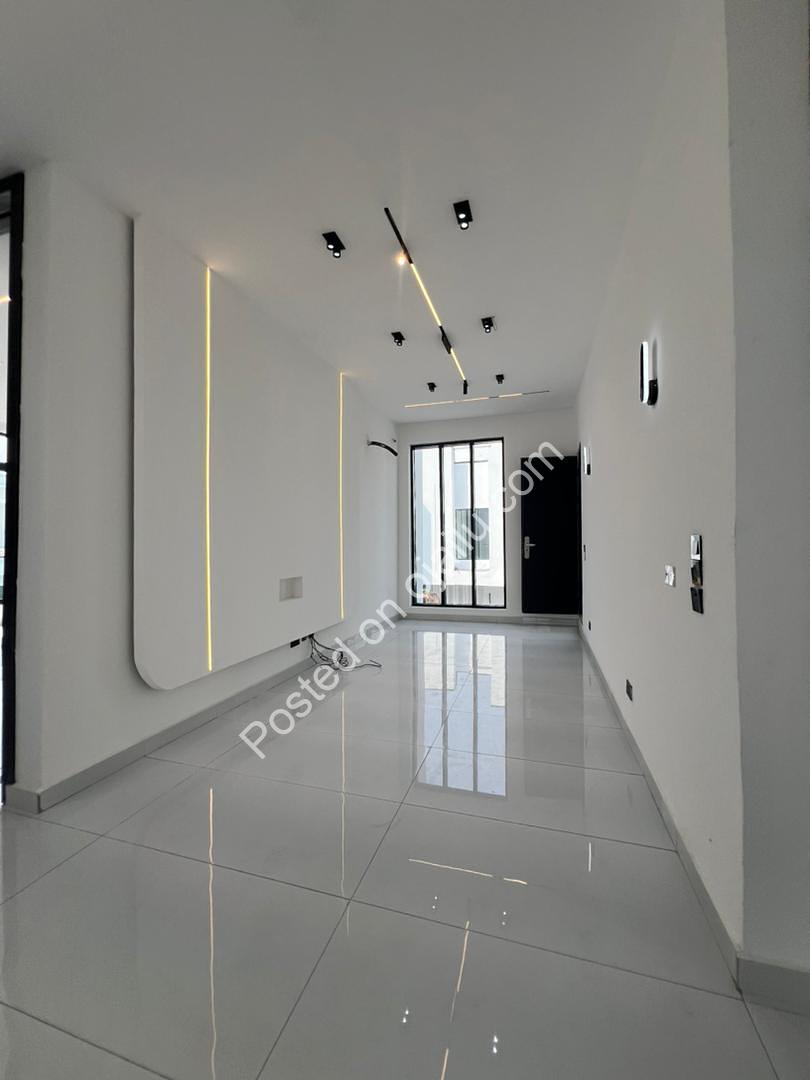 Chevron’s Premier 5-Bedroom Family Estate