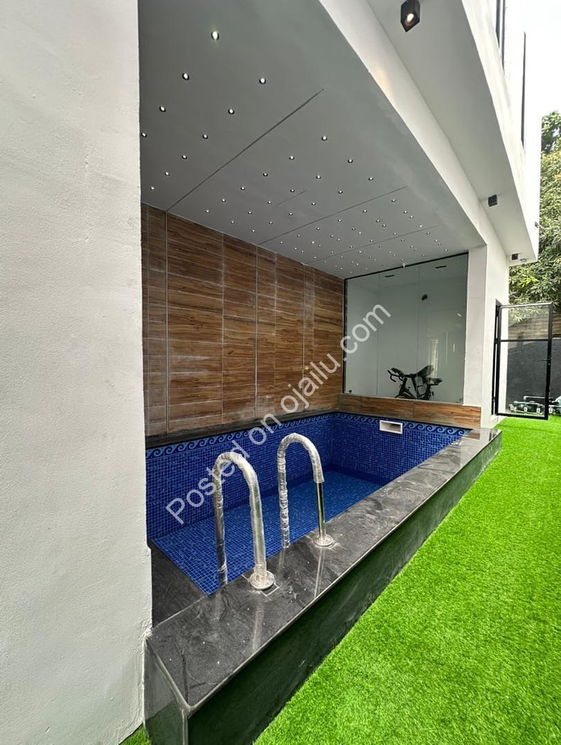 Stunning 5-Bed Dulex with Pool in Prime Lekki