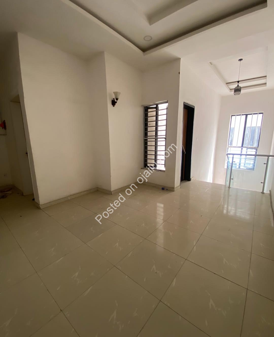 Stunning 4-Bed Ensuite Haven in Orchid Lekki