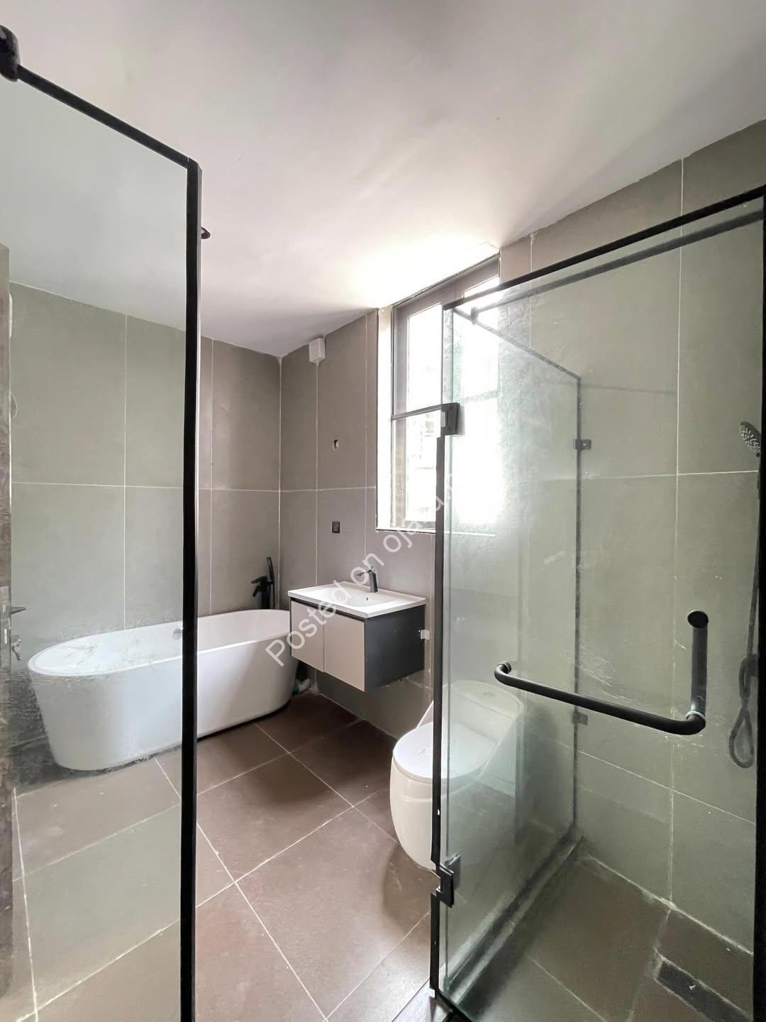 Lekki’s Finest: 5-Bedroom Palace with Pool & Privacy