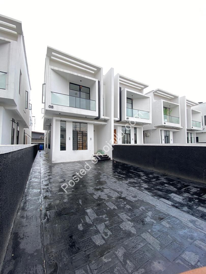 Lekki’s Finest: 4-Bedroom Duplex with BQ & Governors Consent