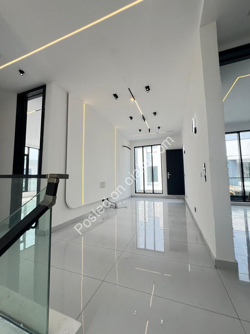 Chevron’s Premier 5-Bedroom Family Estate