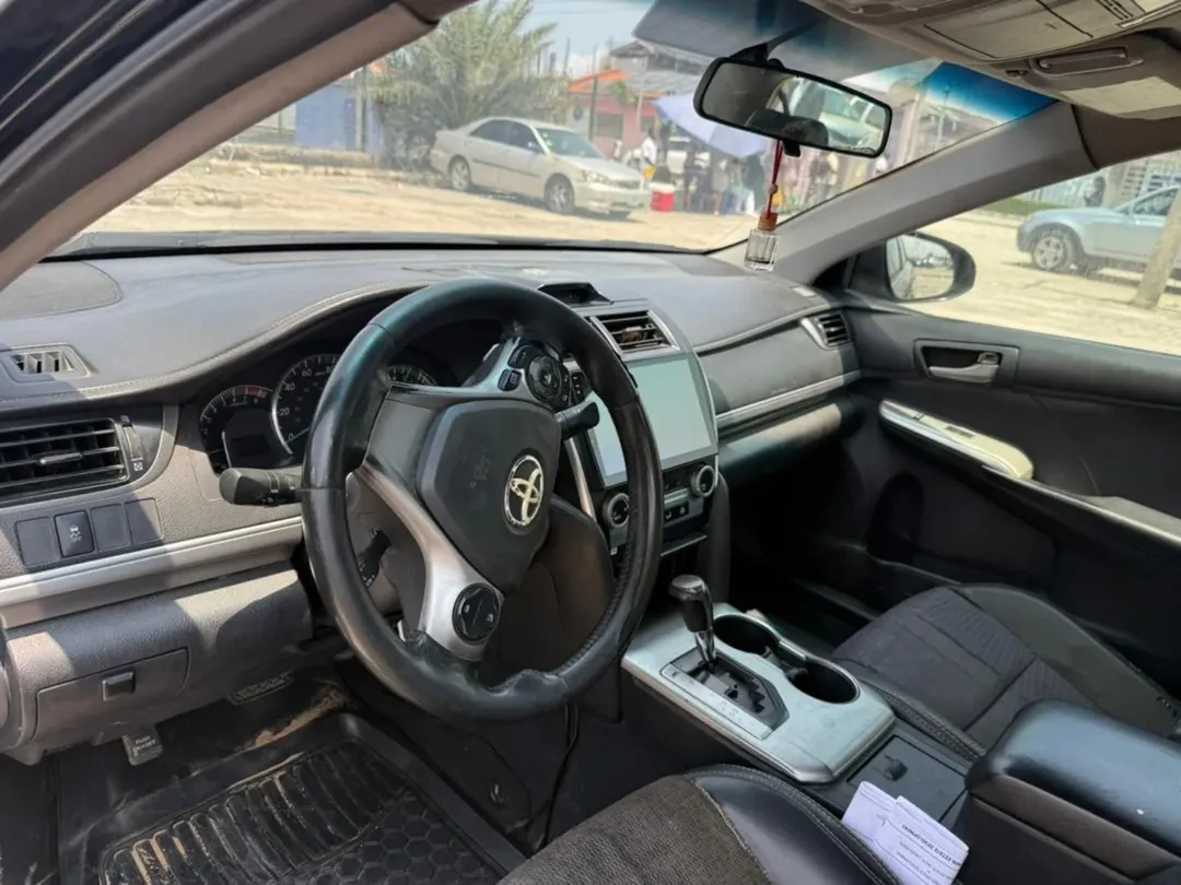 2012 Camry SE: Flawless Engine & AC, Just 9.7M