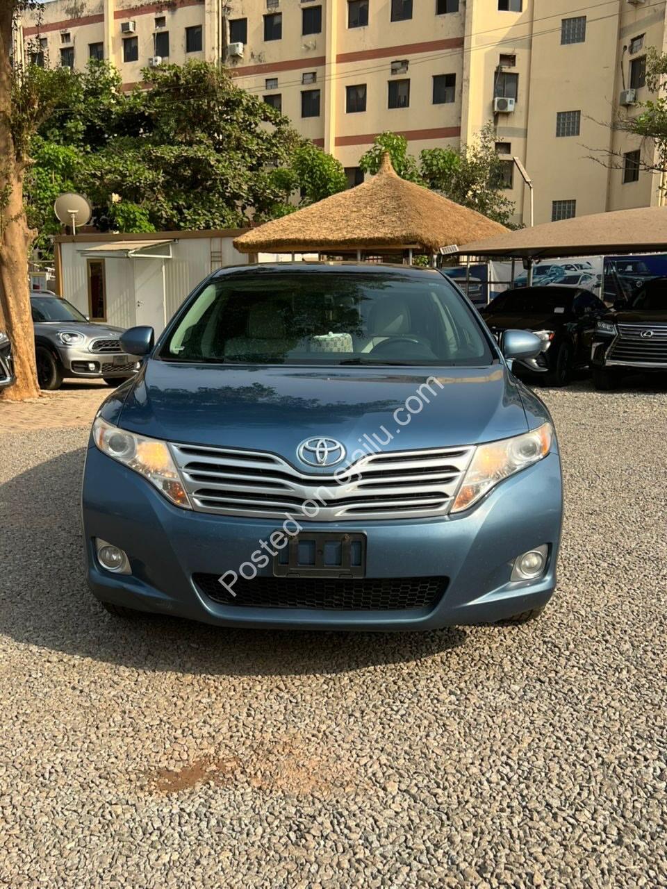 2012 Toyota Venza: Full Option, Accident-Free Luxury