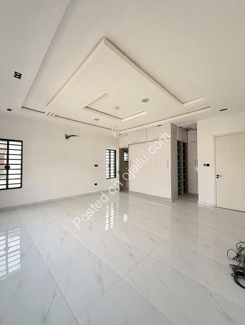 Stunning 5-Bedroom Haven in Prime Ikota