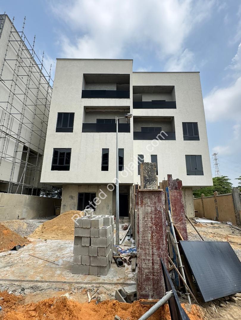 Elevator-Equipped 5-Bedroom Haven on Banana Island