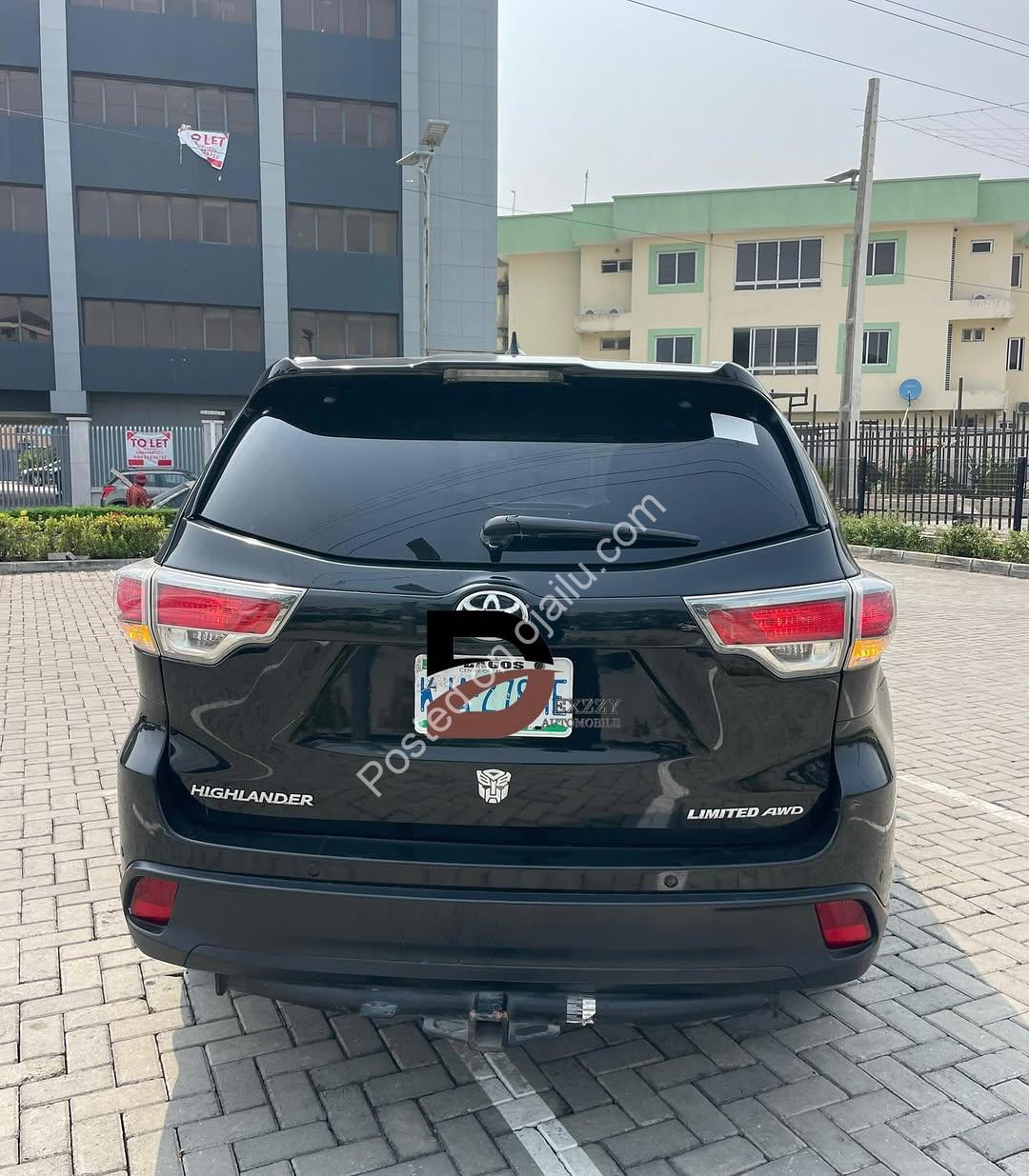 2019 Toyota Highlander XLE AWD: Sunroof & Tech-Loaded Luxury SUV