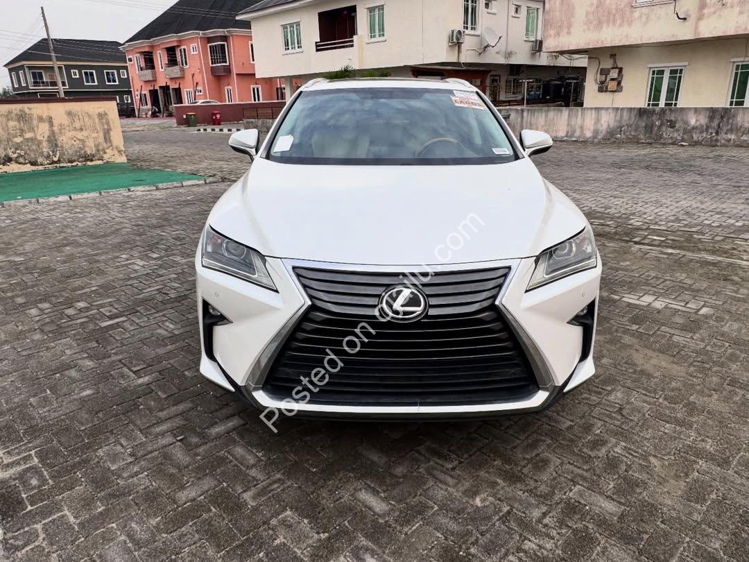 Luxury 2016 Lexus RX350: Heated & Ventilated Seats