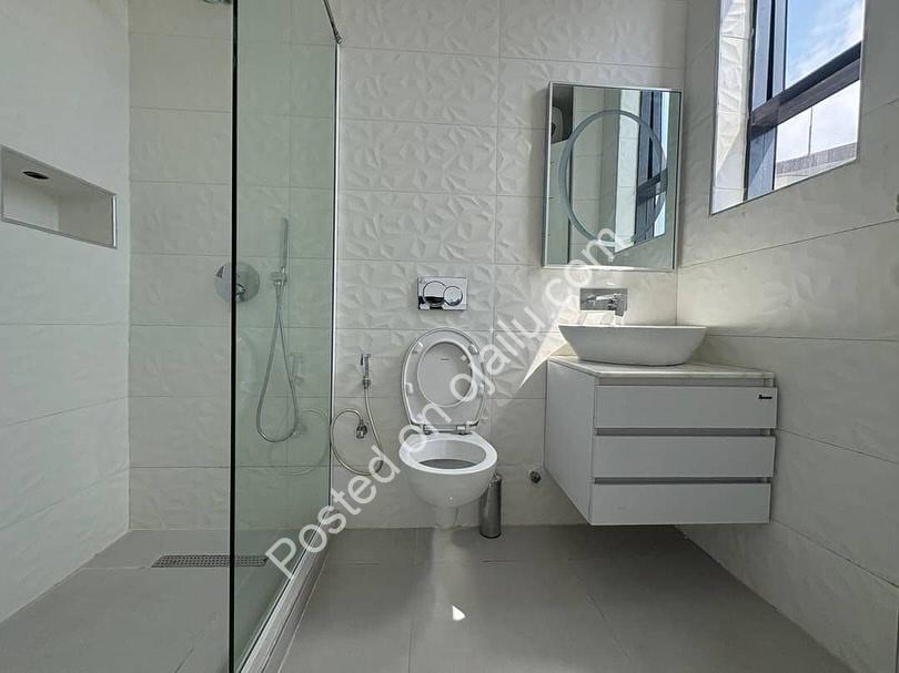 Pinnock Estate: 5-Bedroom Haven with Pool & Cinema