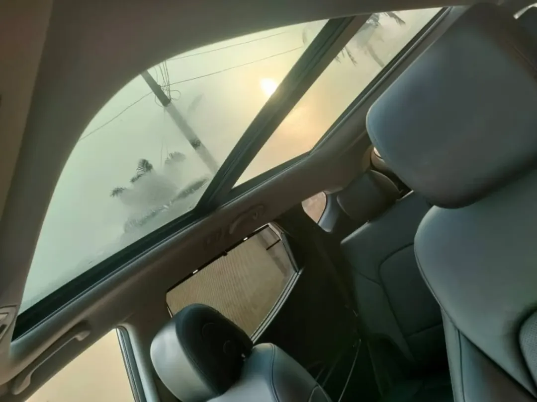 Luxury SUV: 6-Cyl Power & Pano Roof