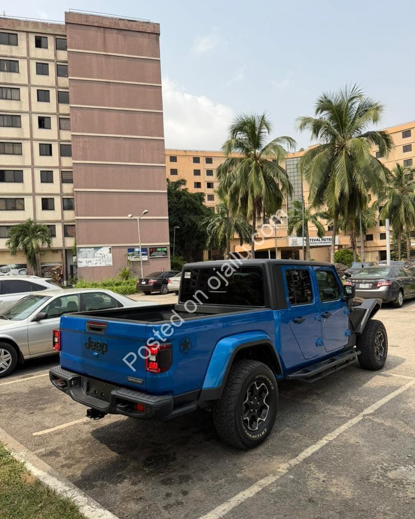 Rugged 2021 Jeep Gladiator: Adventure-Ready & Flawless