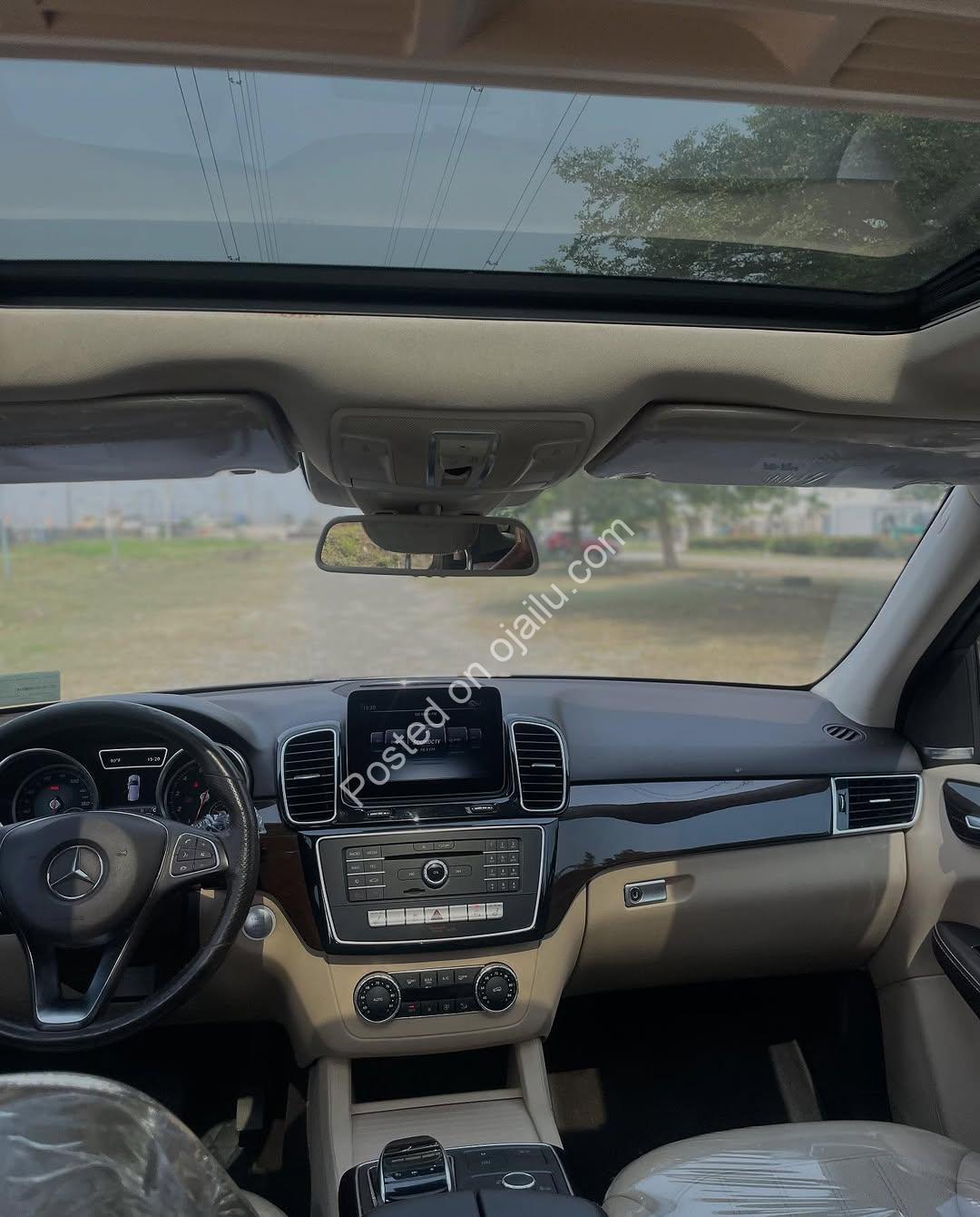 Luxury GLE350: Sunroof & 360 Camera