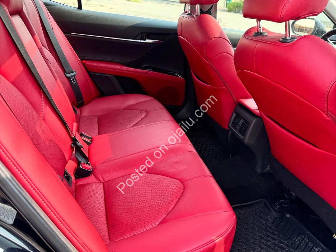 2018 Camry XSE: Luxury Tech & Panoramic Views