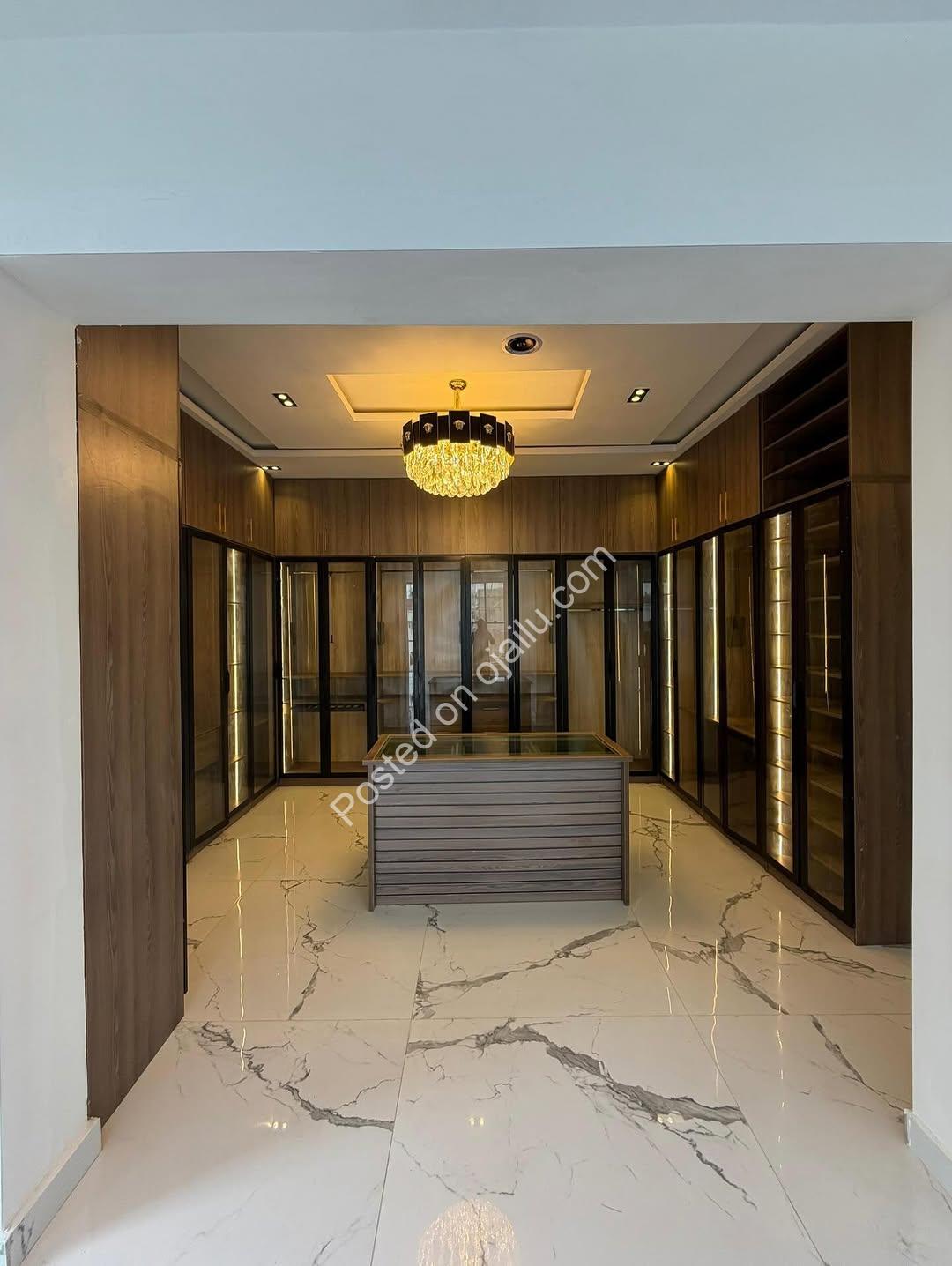 Stunning 5-Bed Duplex with Cinema & Pool in Lekki