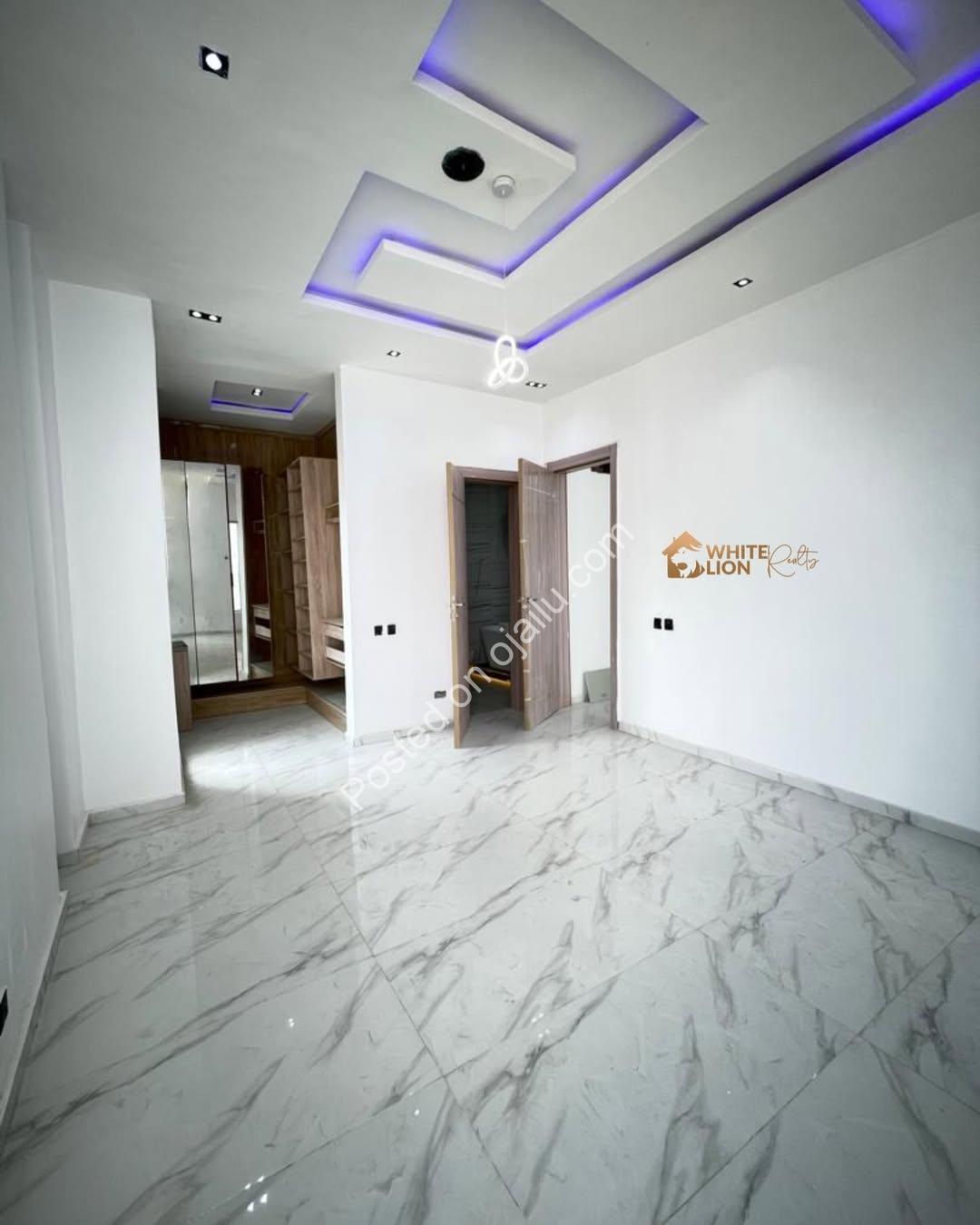 Sleek 4-Bed Duplex with Resort-Style Pool in Chevron