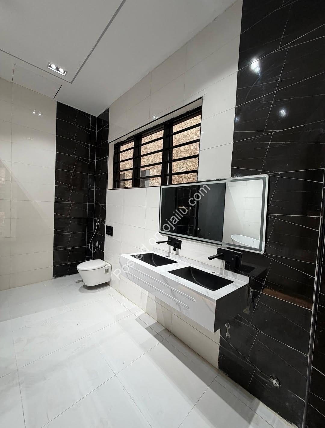 Lagos Luxury: 5-Bedroom Haven in Chevron Lekki