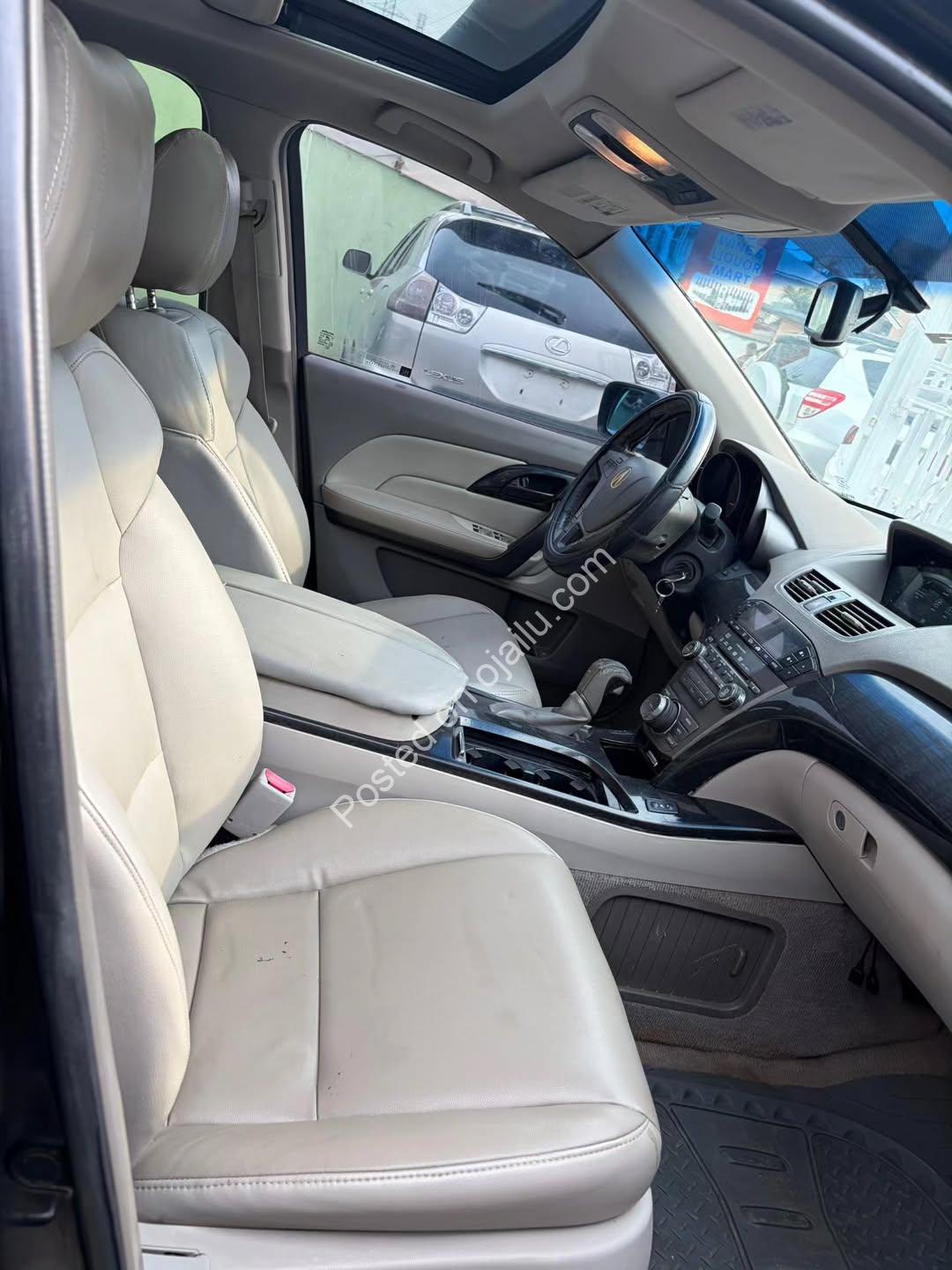 Luxury 2008 Acura MDX: 7m Drive