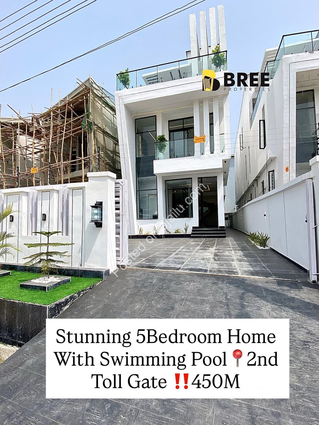 Opulent 5-Bed Haven with Pool & Gym in Prime Chevron Estate