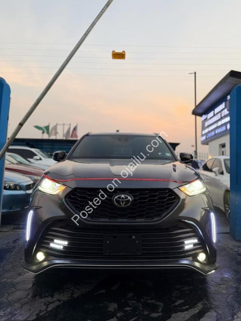 2023 Highlander XSE: Mint, Duty-Paid, 10k Miles