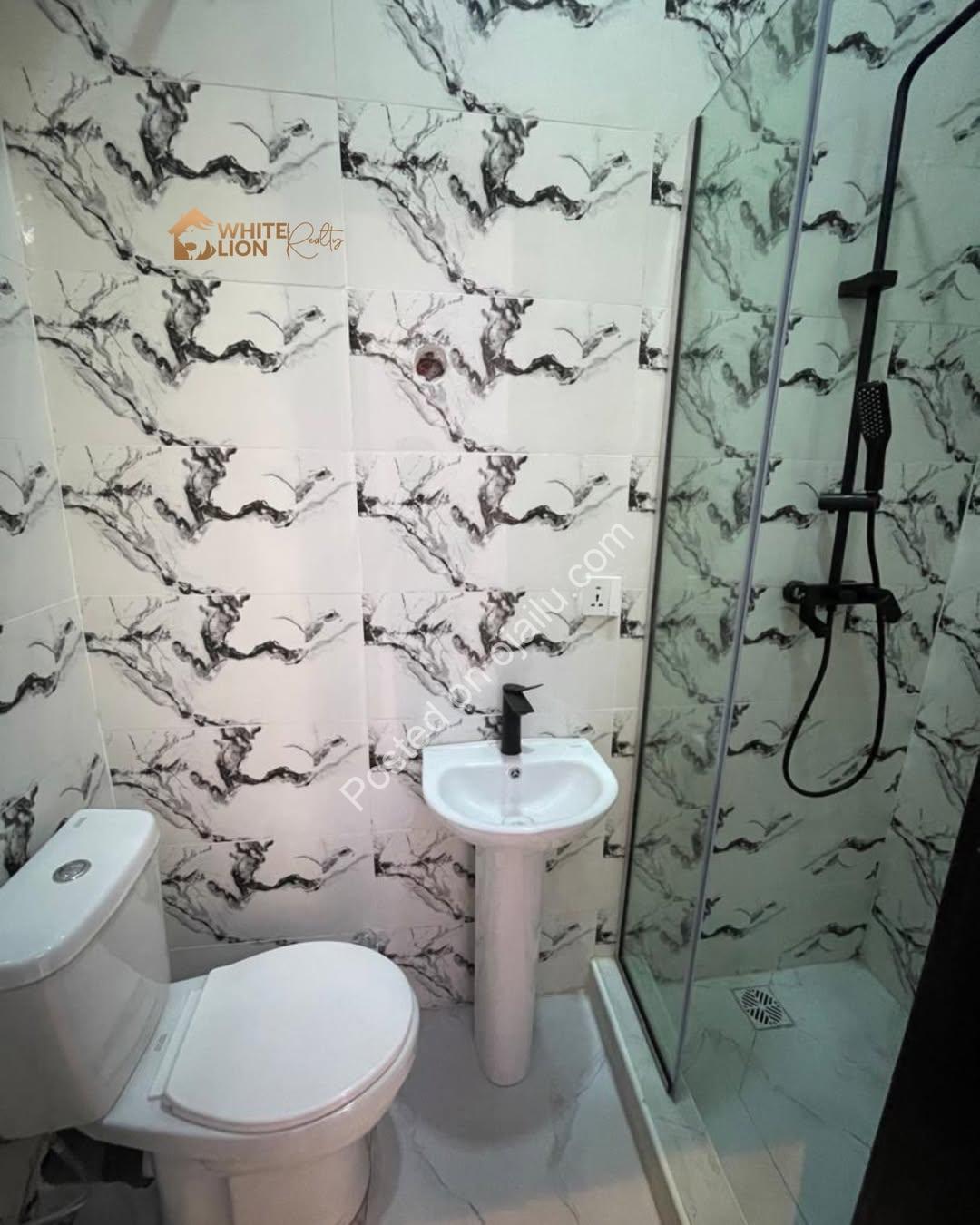 Elegant 4-Bedroom Haven in Prime Chevron, Lekki