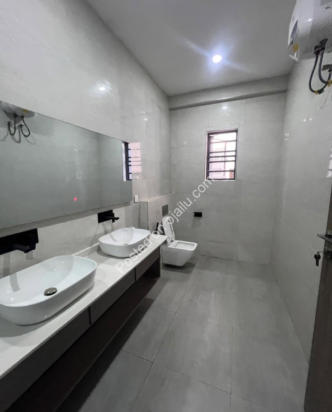 Lekki Phase 1 Gem: 3-Bed Ensuite Apartment with BQ & Gym